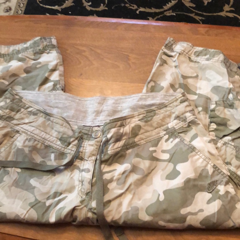 Nike camo capris